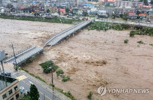 붕괴 직전 필사의 손짓…참사 막은 의인 "잘한 것도 없는데"