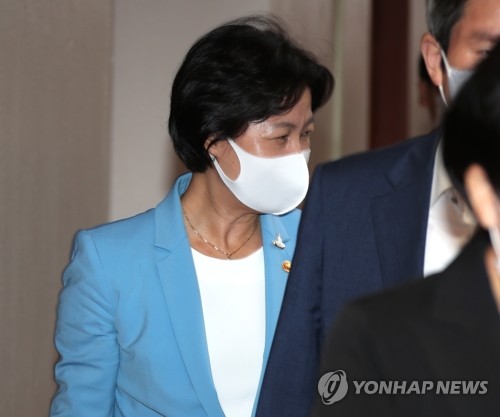 추미애 아들측 "카투사 규정, 육군과 달라…병가에 문제없어"