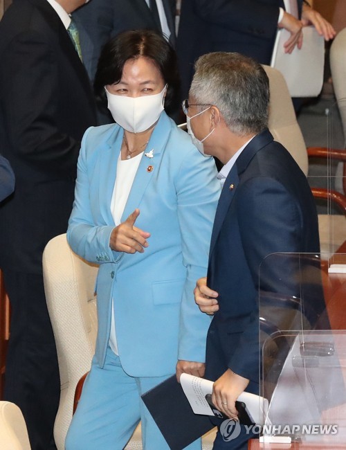 최강욱,  국민의힘에 '병역특혜 셀프조사' 요구