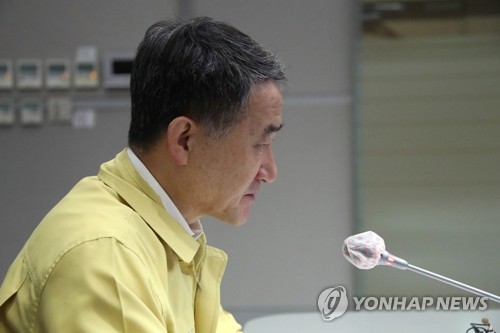 박능후 "확진자 100명대 아래로 안 꺾여…매우 우려스러운 상황"