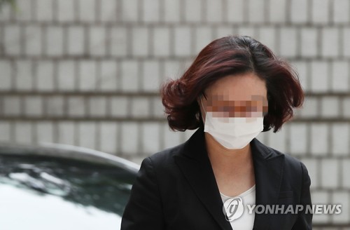 정경심 모자, 최강욱 재판 증인으로…조국처럼 증언 거부할까