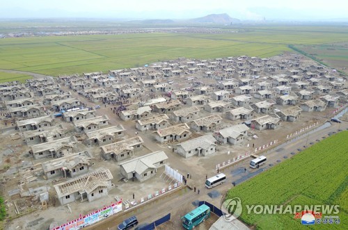 폼페이오 "북과 진전에 낙관적…심지어 북한과도 노력 중"(종합)