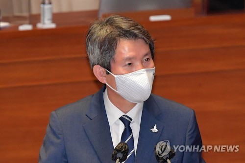 박진 "北중심적" 이인영 "모욕적"…대정부질문서 충돌
