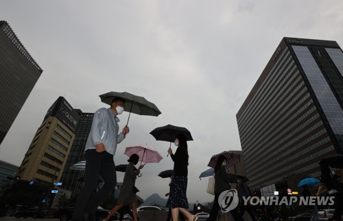 전국 흐리고 중부·남부지방 비…낮에도 선선