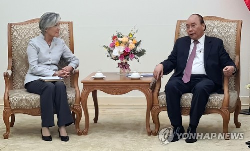 한국-베트남 외교장관 회담…특별입국절차 도입 공감대(종합)