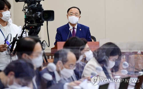 정부 '유연한 재정준칙' 마련…재해·경기침체 땐 적용예외 검토(종합)