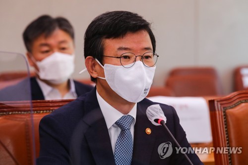 문성혁 장관, 직원 실종 7일만에 상황점검 회의…'뒷북' 논란도