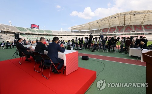 벤투-김학범 '선수 차출 신경전'…김판곤 "조율 어려웠어요"