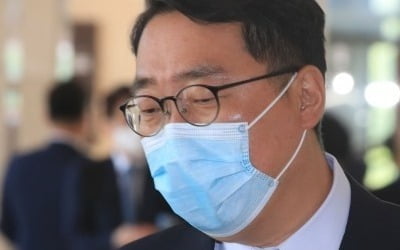 윤영찬 의원 "카카오 들어오라 해"…'너무 잘 아는' 네이버 부사장 이력 눈길