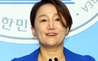 이재정 "추미애 아들 병가, 육군·미군규정 병립"vs 野 "공정과 거리 먼 세상"