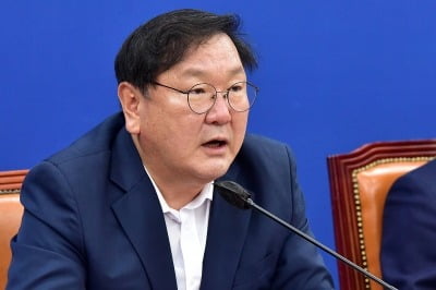 [속보] 김태년 "공공의료, 국회 특위 서두르겠다…의료계와 협의"