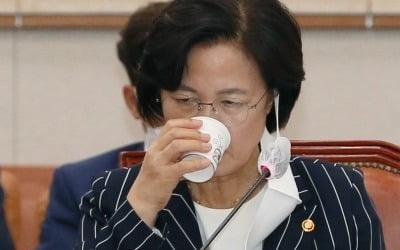 진중권, 추미애 보좌관 軍에 휴가 연장 전화 의혹에 "사실 확인부터"