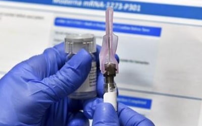 바이오엔테크 CEO "코로나 백신, 10월 중순 승인받을 준비될 것"