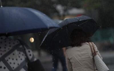 출근길 전국 흐리고 10∼60㎜ 비…밤부터 차차 그쳐