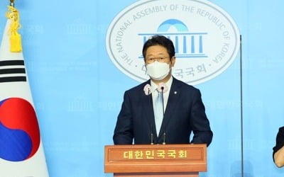 '실명공개' 황희 "국민과 당직병에게 불편함 드려 죄송"