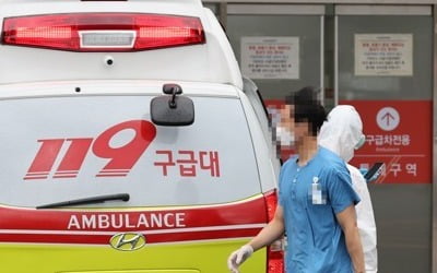 [속보] 코로나19 누적 사망자 377명…어제 하루 5명 숨져