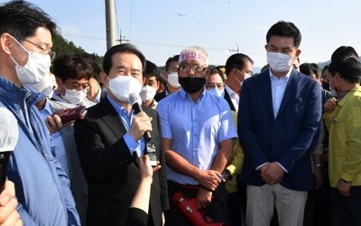 정총리 "난 좋은 세균…코로나 확실히 누를 수 있다"