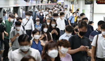 정부, 수도권 거리두기 '2.5단계' 연장 여부 오늘 결정