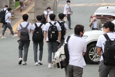 수도권 '등교 재개' 언제쯤…교육당국 막판 고심