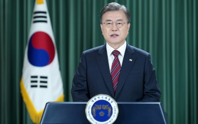문 대통령 "한국, 코로나 위기 순간 '모두를 위한 자유' 선택"