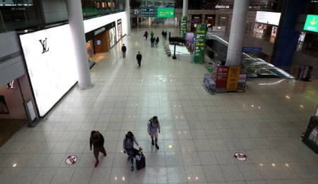 인천공항 면세점 내달 3차 입찰…계약조건 같아 흥행 '미지수'