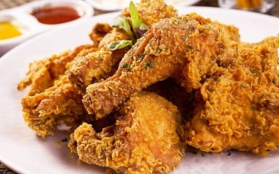 못말리는 '치킨 사랑'…韓가구 70% 주1회 이상 닭고기 소비