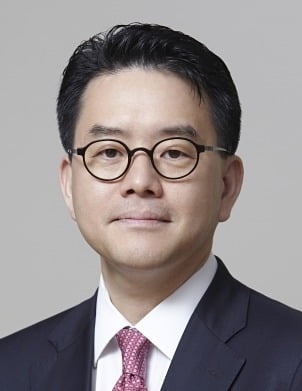 강희석 이마트 대표이사가 신세계 그룹 통합 온라인몰 쓱닷컴 대표를 겸직하며 온라인 사업을 직접 챙긴다. 강희석 이마트 대표이사. 사진=이마트 제공