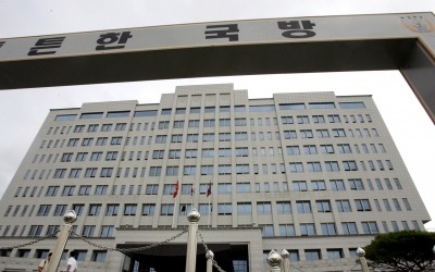 軍 부사관 1만명 부족…간부 중심 병력개편 '빨간불'