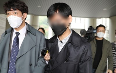 "만지기만 했다"…'박원순 피해자' 성폭행한 직원 혐의 부인