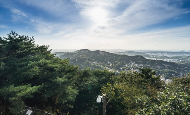 북악산에서 내려다 본 풍경 /사진=청와대 대통령경호처 제공