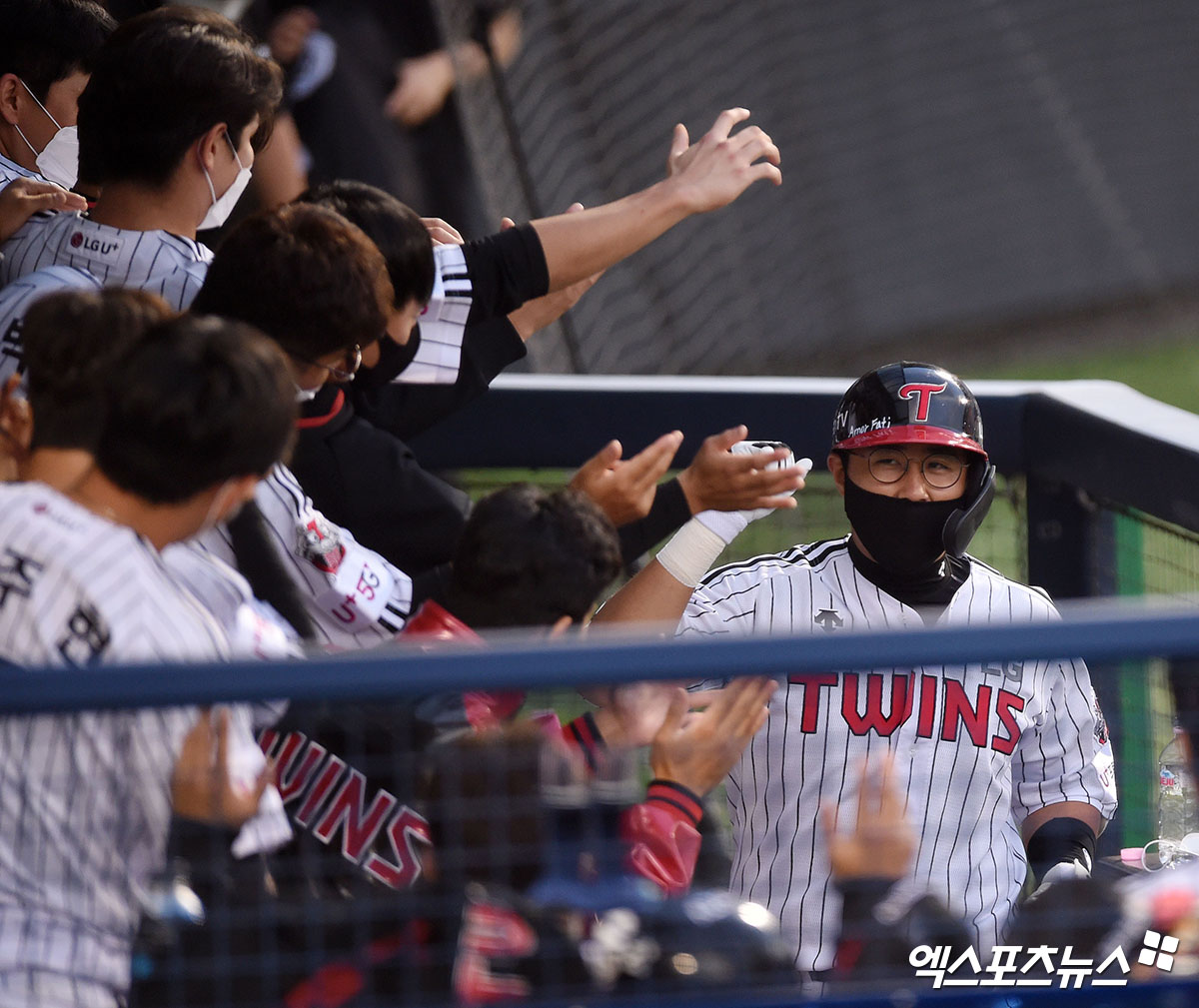 Bang bang!  Chae Eun-sung, who led LG to second place, a home run for 3 consecutive bats [엑's 스토리]