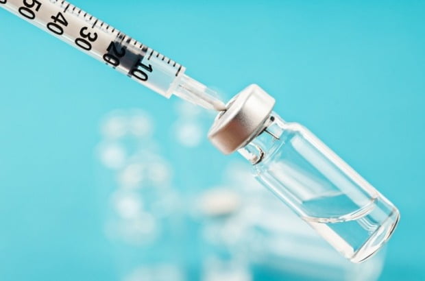 영국 옥스퍼드대가 개발 중인 신종 코로나바이러스 감염증(코로나19) 백신을 투약받은 이들은 100% 항체가 생긴 것으로 나타났다. 사진=게티이미지