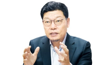 "필드 인력부터 'AI 준전문가'로 육성…국가적 차원의 운동 필요"