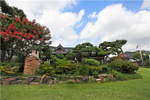 [imazine] 쉼이 있는 여행 ② 전주 인재고택 학인당