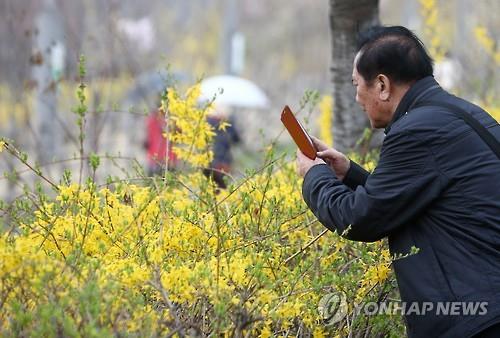 "5060 신중년 여가활동 욕구 높지만, 실제론 TV 시청뿐"