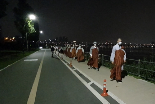 코로나 극복 염원 담아…'자비 순례' 500㎞ 대장정 오른다