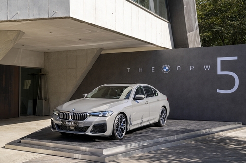 한국서 처음 공개한 BMW 뉴 5시리즈 국내 출시…6천360만원부터