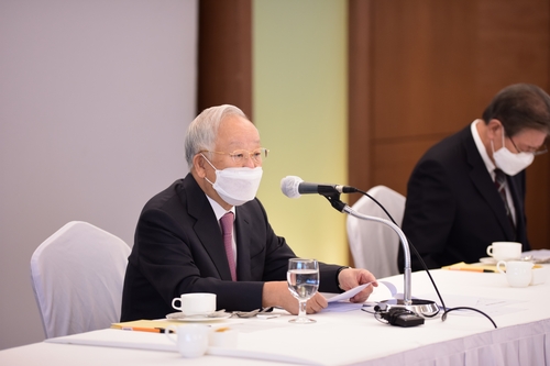 손경식 "기업부담법안 논의 보류해야…고용·임금부터 개선"