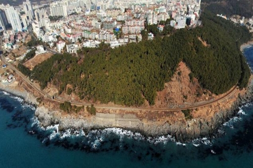 [현장 In] 해운대 옛 동해남부선 폐선 7년…마지막 미개발지에 쏠린 눈