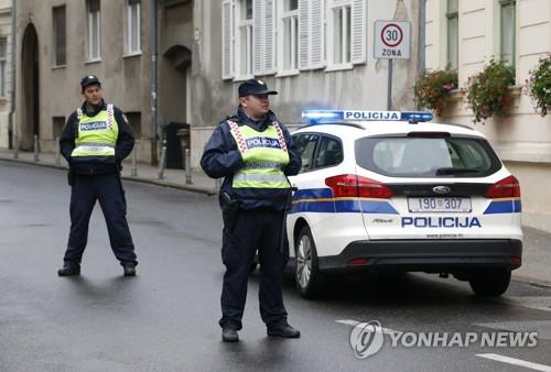 크로아티아 의회 인근 광장서 총격 사건…경찰관 부상