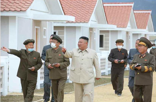 [2보] 김정은, 함남 태풍피해지역 연달아 시찰…수도당원사단·군 격려