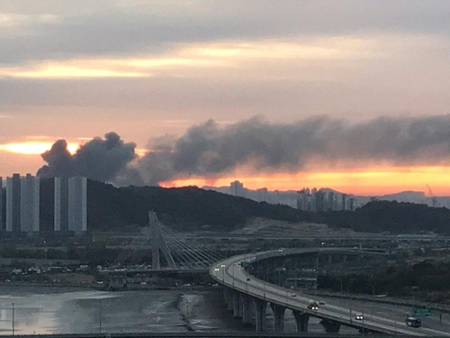 인천 남동공단 의료용 필터 공장서 불…소방당국 진화 중