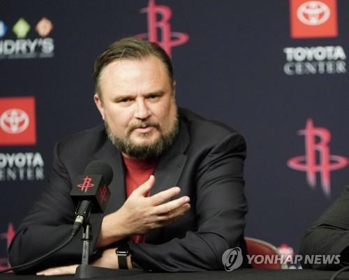 '홍콩시위 지지' NBA 휴스턴단장 사임에 中 환영 일색