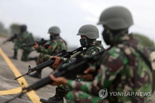 인도네시아 "군대 내 성 소수자 엄중 대처"…징역형·해고