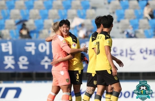 '박찬용에 울고 웃은' 전남, 수원FC 4-3 제압…K리그2 3위 도약(종합)
