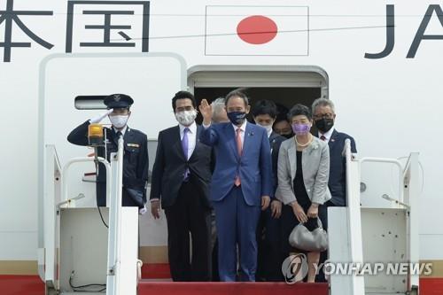 日스가, 인도네시아 공식 방문…5천400억원 차관 선물(종합)