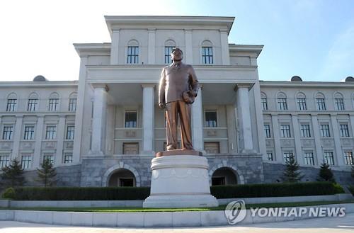 김일성대 "딥러닝 필기인식 개발"…북한 AI 성과 선전 '맹렬'