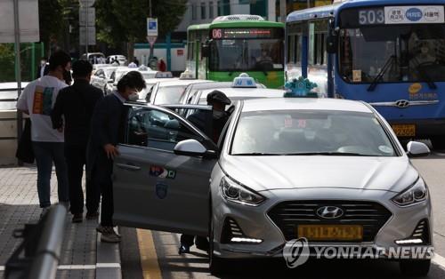 '1인당 100만원' 법인택시 기사 지원금 8만1천693명 신청