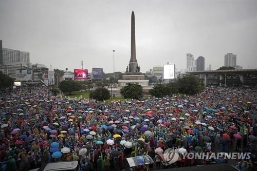 태국 의회, 시위사태 당사자 모두 참여하는 위원회 검토