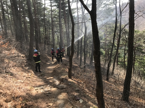 "산불로부터 탄약고를 사수하라" 육군 최초 산불진화대 첫 훈련